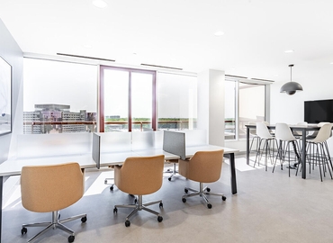 2691 m² Business center in Chicago, IL, 5600 North River Road (60018) - 1 | MatchOffice.com