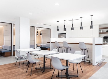 2691 m² Coworking space  in Chicago, IL, 5600 North River Road (60018) - 3 | MatchOffice