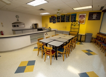 1056 m² Business space in Norfolk, VA, Lake Wright Drive 5800 (23502) - 0 | MatchOffice