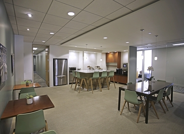 24200 m² Business park in Irvine, CA, 100 Spectrum Center Drive (92618) - 2 | MatchOffice.com