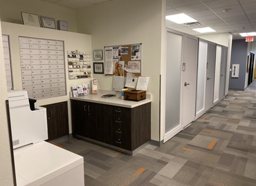 3229 m² Serviced office in Phoenix, AZ, 4435 E. Chandler Blvd. Suite 200  (85048) - 1 | MatchOffice.com