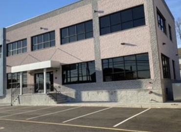 215 m² Conference center in Woodbridge, NJ, 3001 Woodbridge Avenue  (08837) - 1 | MatchOffice.com