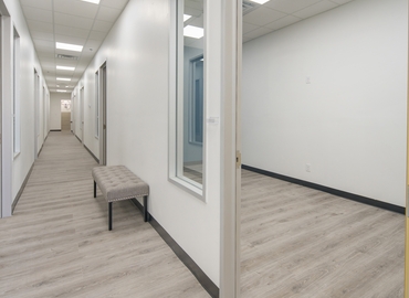 131 m² Co-working  in Dallas, TX, Marsh Lane 2414 (75006) - 5 | MatchOffice