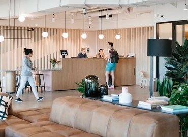 1076 m² Serviced office in Los Angeles, CA, North San Vicente Boulevard 750 (90069) - 9 | MatchOffice.com