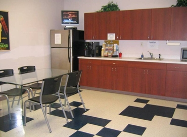 323 m² Conference room in St. Louis, MO, 1033 Corporate Square Drive (63132-2928) - 7 | MatchOffice