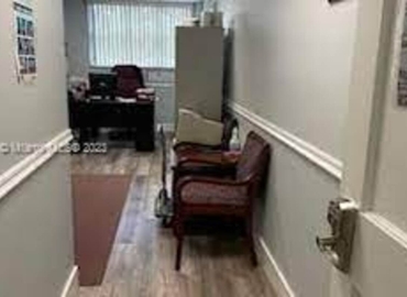 200 m² Business park in Miami Lakes, FL, 5881 NW 151 st  (33014) - 6 | MatchOffice.com