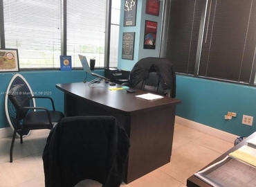 200 m² Serviced office in Miami Lakes, FL, 14411 Commerce Way  (33016) - 8 | MatchOffice.com