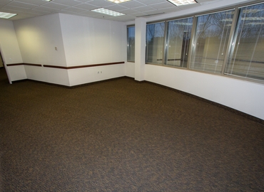 2706 m² Business space in Norfolk, VA, 5800 Lake Wright Drive (23502) - 6 | MatchOffice.com
