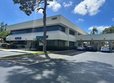 Office Northlake Boulevard 4362 33410 Palm Beach Gardens, FL