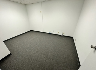 Office South Perimeter Road 1925 33309 Fort Lauderdale, FL