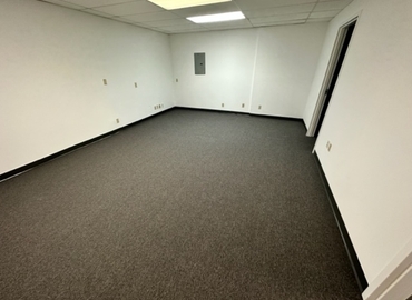 Office South Perimeter Road 1925 33309 Fort Lauderdale, FL