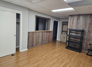 1250 m² Business center in Milwaukee, WI, West National Avenue 15350 (53151) - 1 | MatchOffice