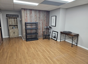 1250 m² Business space in Milwaukee, WI, West National Avenue 15350 (53151) - 0 | MatchOffice.com