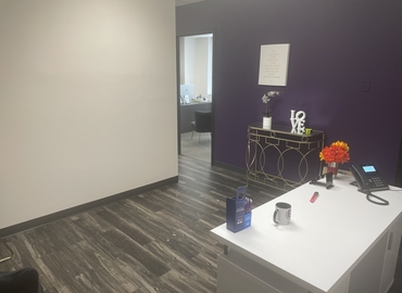 934 m² Business center in Dallas North, TX, West Mockingbird Lane 1111 (75247) - 0 | MatchOffice.com
