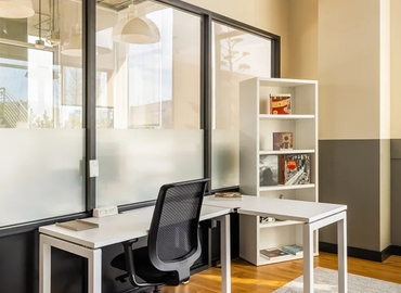 100 m² Business space in Beverly Hills, CA, 468 N Camden Dr (90210) - 1 | MatchOffice