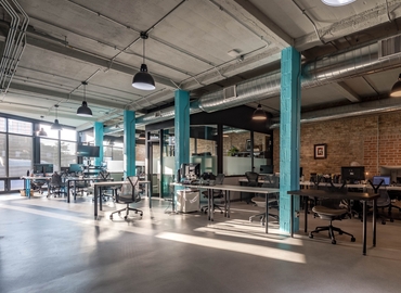 16000 m² Co-working  in Chicago, IL, North Clark Street 3033 (60657) - 1 | MatchOffice