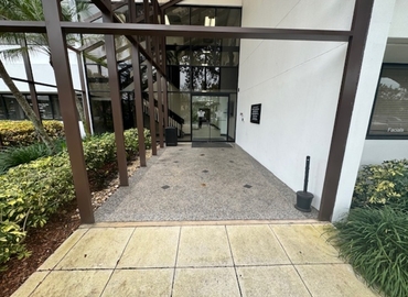 Office Northlake Boulevard 4362 33410 Palm Beach Gardens, FL