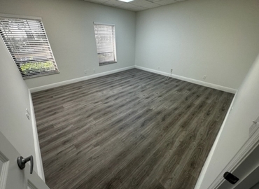 593 m² Serviced office in West Palm Beach, FL, Corporate Way 5725 (33407) - 1 | MatchOffice.com