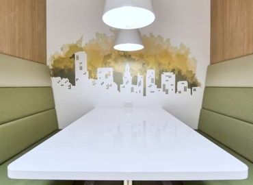 Virtual office space in Appleton, WI, 100 W College Ave (54911) - 2 | MatchOffice