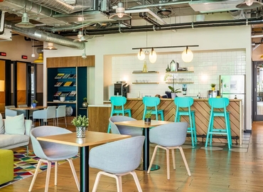 Virtual office in West Hollywood, 	CA, 925 N. La Brea Ave. (90038) - 6 | MatchOffice