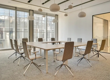 Virtual office in Arlington, VA, 2611 S Clark Street (22202) - 4 | MatchOffice.com