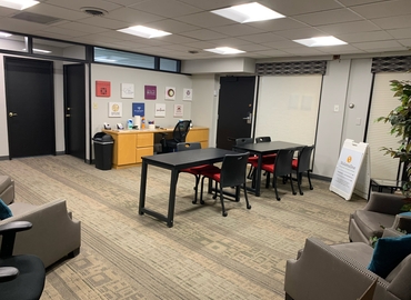 431 m² Co-working in Milwaukee, WI, North Oakland Avenue 4465 (53211) - 0 | MatchOffice.com
