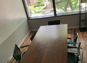 431 m² Coworking space in Milwaukee, WI, North Oakland Avenue 4465 (53211) - 2 | MatchOffice