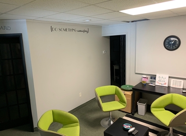 431 m² Coworking space in Milwaukee, WI, North Oakland Avenue 4465 (53211) - 4 | MatchOffice