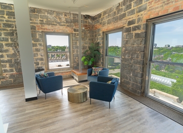 Office East 39th Street 300 64111 Kansas City, MO