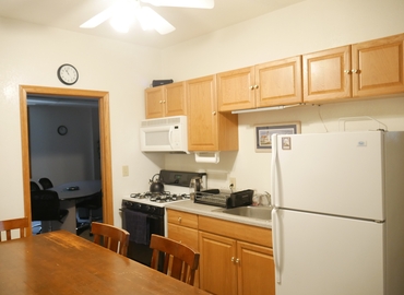 111 m² Coworking space  in Akron, 3155 East Waterloo Road (44312) - 1 | MatchOffice