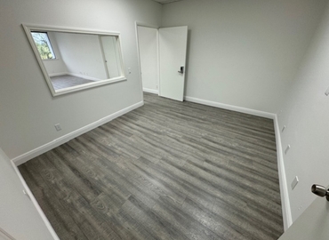 Office Old Congress Avenue 1280 33409 West Palm Beach, FL