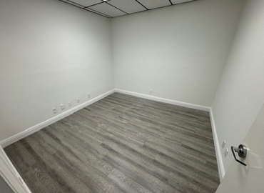 Office Old Congress Avenue 1280 33409 West Palm Beach, FL