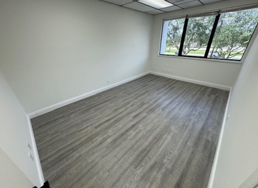 Office Old Congress Avenue 1280 33409 West Palm Beach, FL