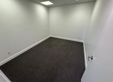 Office Northlake Boulevard 4362 33410 Palm Beach Gardens, FL