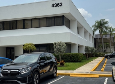 Office Northlake Boulevard 4362 33410 Palm Beach Gardens, FL