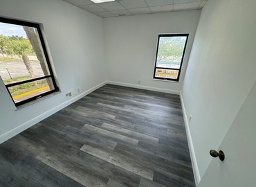 Office Corporate Way 5725 33407 West Palm Beach, FL