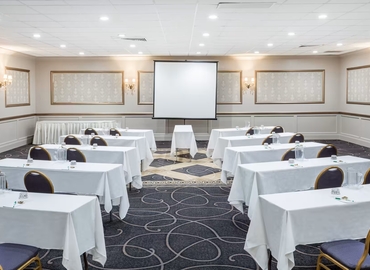  Conference hall in Greensboro, NC, South Swing Road 415 (27409) - 3 | MatchOffice.com
