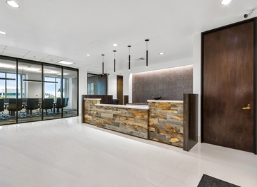 538 m² Shared office  in Long Beach,	 CA, 3780 Kilroy Airport Way (90806) - 1 | MatchOffice.com