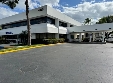 Office Northlake Boulevard 4360 33410 Palm Beach Gardens, FL