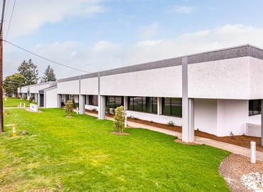 40600 m² Warehouse storage for rent in Portland, Southeast Lake Road 6433 (97222) - 1 | MatchOffice