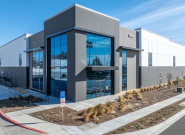 96666 m² Workshop space for rent in Fontana, CA, Banana Avenue 11179 (92337) - 1 | MatchOffice.com