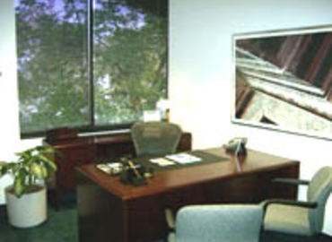 250 m² Business park building available to rent in Columbus, OH, 100 E. Campus View Boulevard (43235) - 1 | MatchOffice.com