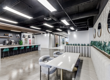 Office Greenway Plaza 24 77046 Houston Central, TX