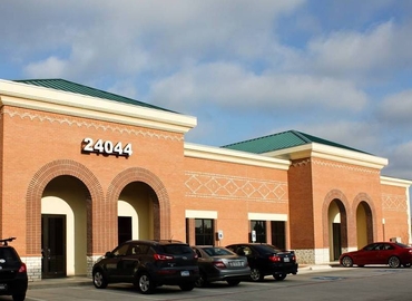 280 m² Business park place up for rent in Houston Central, TX, 24044 Cinco Village Center Blvd. Suite 100 (77494) - 0 | MatchOffice