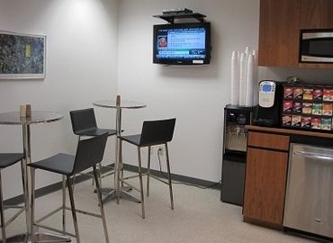 200 m² Business center building up for rent in New York Midtown West, NY, The Plaza District - 1350 Avenue of the Americas (55th Street) - 2nd (10019) - 4 | MatchOffice.com