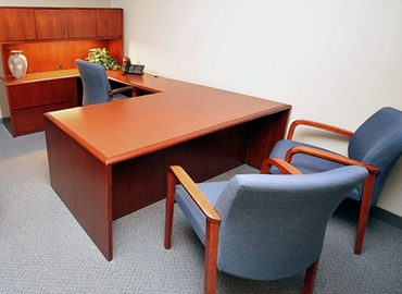 250 m² Business center building for rent in Raleigh, NC, 3737 Glenwood Avenue (27612) - 2 | MatchOffice