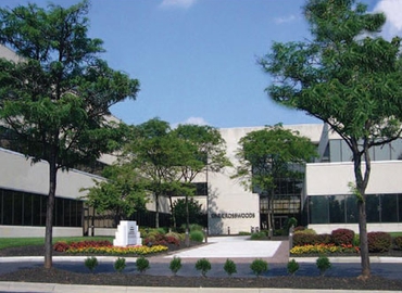 250 m² Business park building for rent in Columbus, OH, 100 E. Campus View Boulevard (43235) - 0 | MatchOffice