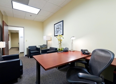 250 m² Business center in Greensboro, NC, 7800 Airport Center Dr. (27409) - 2 | MatchOffice.com