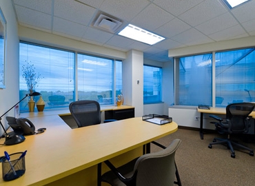 250 m² Business space place up for rent in Hauppauge, NY, 150 Motor Parkway (11788) - 1 | MatchOffice.com