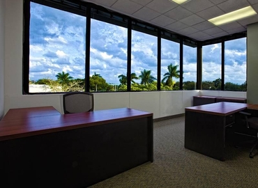 2500 m² Business space building available to rent in Fort Lauderdale, FL, 1451 W. Cypress Creek Blvd. (33309) - 1 | MatchOffice.com